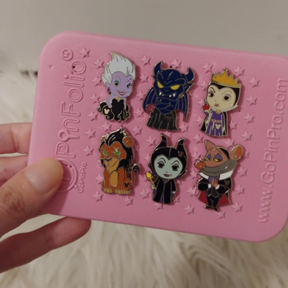 🖤FIRM! NWOT DISNEY PARKS 2024 DISNEY HIDDEN MICKEY VILLAINS MYSTERY PINS FULL S - Picture 2 of 11